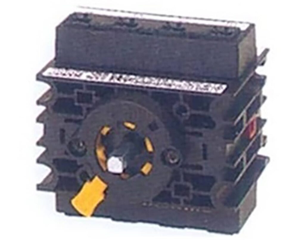 03.001.0363 Διακόπτης Φορτίου Πόρτας 0-1 3P 16A XNA163G BRM - Image 1