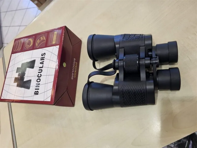 Κιάλια 50x50 με τη συσκευασία τους